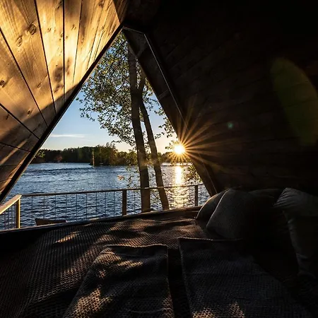 Luxury tent Laawu Kultaa *